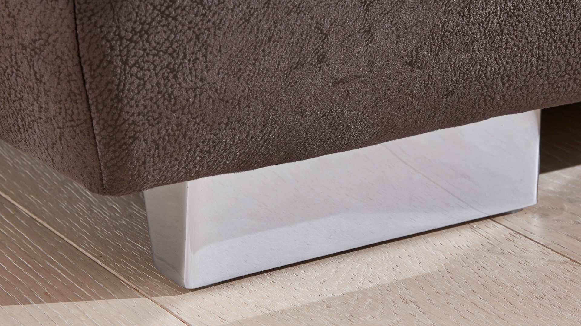 Ecksofa modulmaster aus Stoff in Anthrazit Modulmaster MM-MP1061 - Ecksofa anthrazitfarbene Mikrofaser Saddle & glänzende Metallfüße - Stellfläche ca. 244 x 320 cm