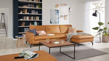 Ecksofa modulmaster aus Leder in Orange Modulmaster MM-PN1126 - Ecksofa kurkumafarbenes Leder Torro & schwarze Metallfüße - Stellfläche ca. 248 x 179 cm