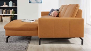 Ecksofa modulmaster aus Leder in Orange Modulmaster MM-PN1126 - Ecksofa kurkumafarbenes Leder Torro & schwarze Metallfüße - Stellfläche ca. 274 x 179 cm
