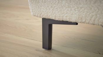 Polsterhocker Interliving aus Stoff in Weiß Interliving Sofa Serie 4054 – XXL-Hocker naturweiße Chenille & schwarze Metallfüße – ca. 130 x 60 cm