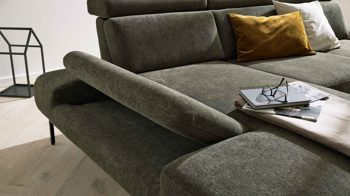 Ecksofa Interliving aus Stoff in Dunkelgrün Interliving Sofa Serie 4254 – Ecksofa jagdgrüner Bezug Mito 156 – Stellfläche ca. 185 x 300 cm