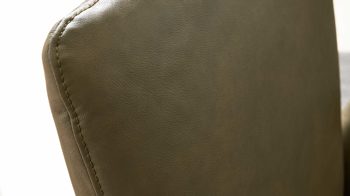 Polsterstuhl Interliving aus Leder in Grün Interliving Esszimmer Serie 5504 - Polsterstuhl 35 grünes Leder EVI 33 & schwarzes Kufengestell S 355