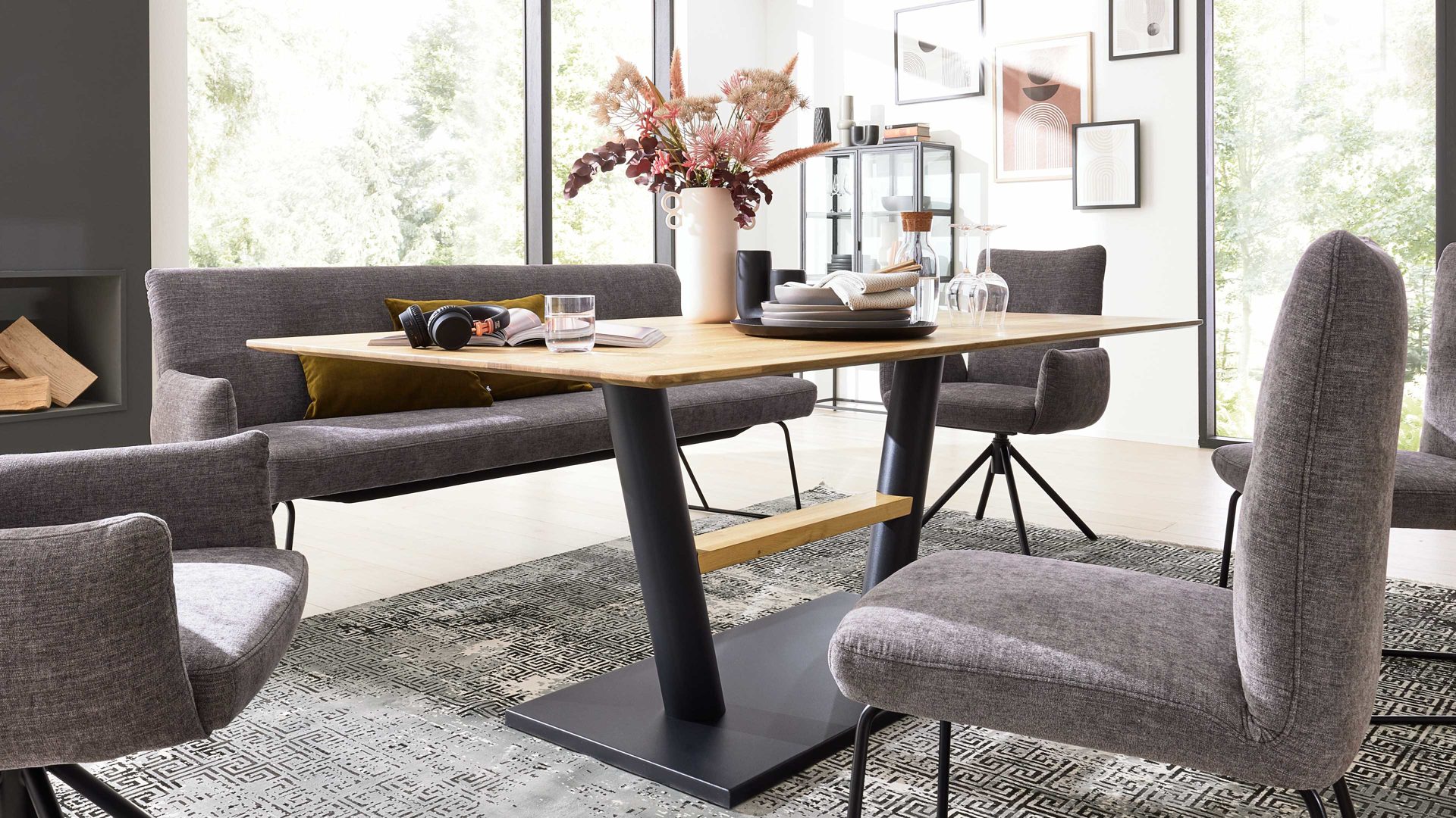 Esstisch Interliving aus Holz in Holzfarben Interliving Esszimmer Serie 5105 – Esstisch Charaktereiche & schwarzes Metall – ca. 220 x 100 cm