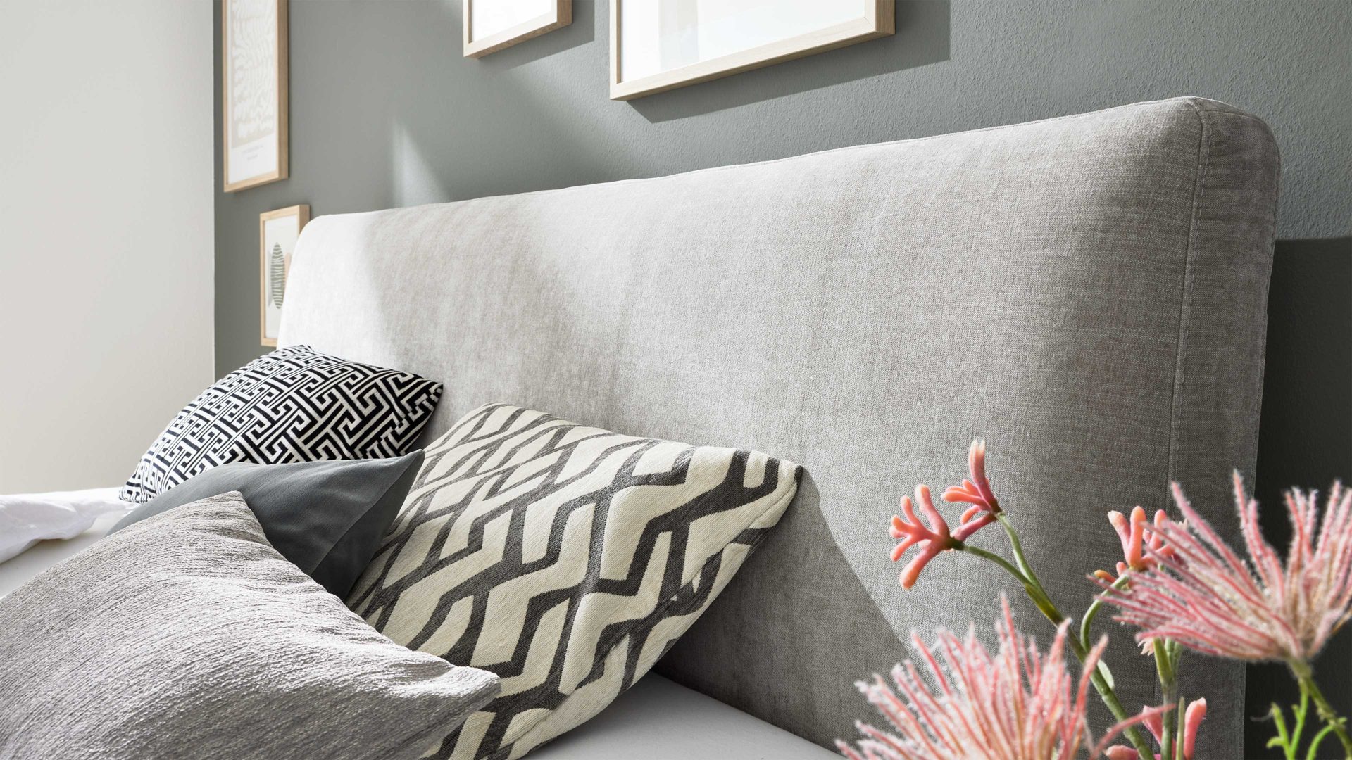 Bettgestell Interliving aus Stoff in Hellgrau Interliving Bettensystem Serie 1416 - Polsterbettgestell silberfarbener Bezug Balu 331002 - Liegefläche ca. 180 x 200 cm