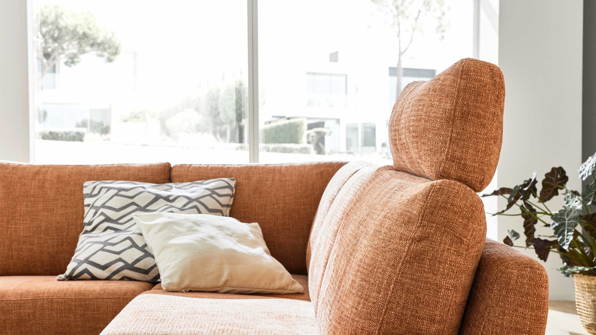 Kopfstütze Interliving aus Stoff in Orange Interliving Sofa Serie 4004 - Kopfstütze U70K puderfarbene Chenille S43-17 - Breite ca. 60 cm