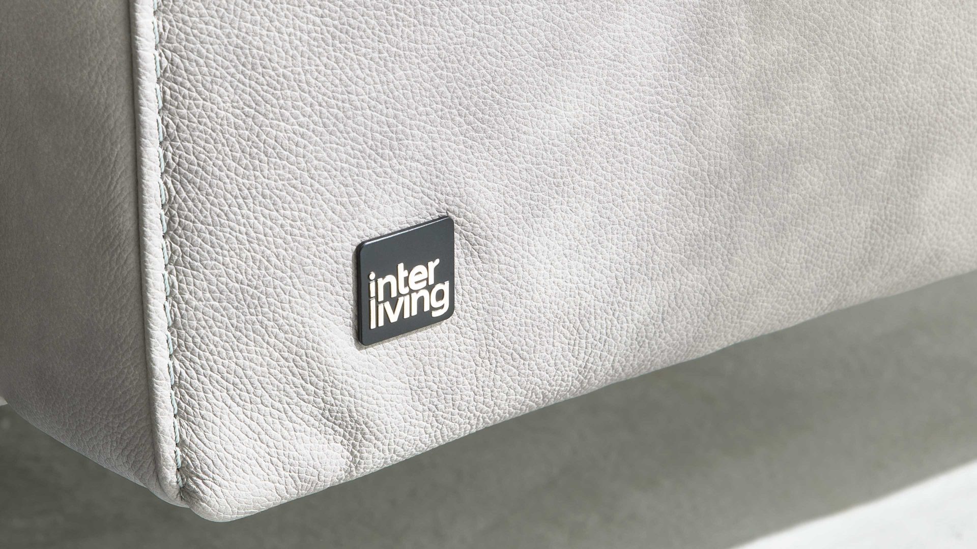 Ecksofa Interliving aus Leder in Hellgrau Interliving Sofa Serie 4004 - Ecksofa hellgraues Longlife-Leder Z69-22 - Stellfläche ca. 276 x 170 cm