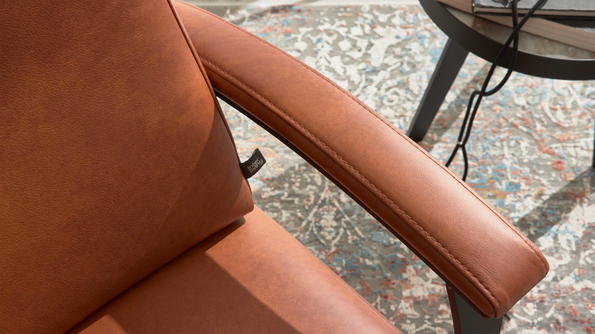 Relaxsessel Interliving aus Leder in Hellbraun Interliving Sofa Serie 4541 – Relaxsessel C manuell - cognacfarbenes LongLife-Leder Cloudy & Sternfuß V4S