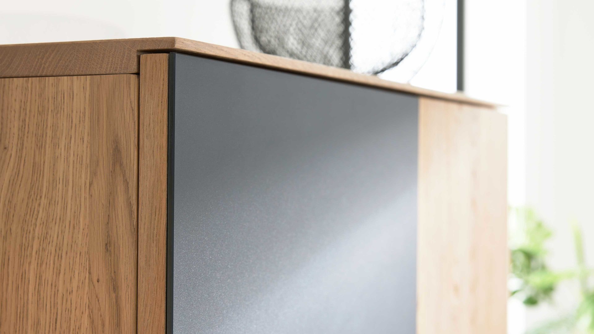 Wohnwand Interliving aus Holz in Holzfarben Interliving Wohnzimmer Serie 2025 - Wohnwand Wildeiche, Anthrazit & Kork - vierteilig, Breite ca. 325 cm