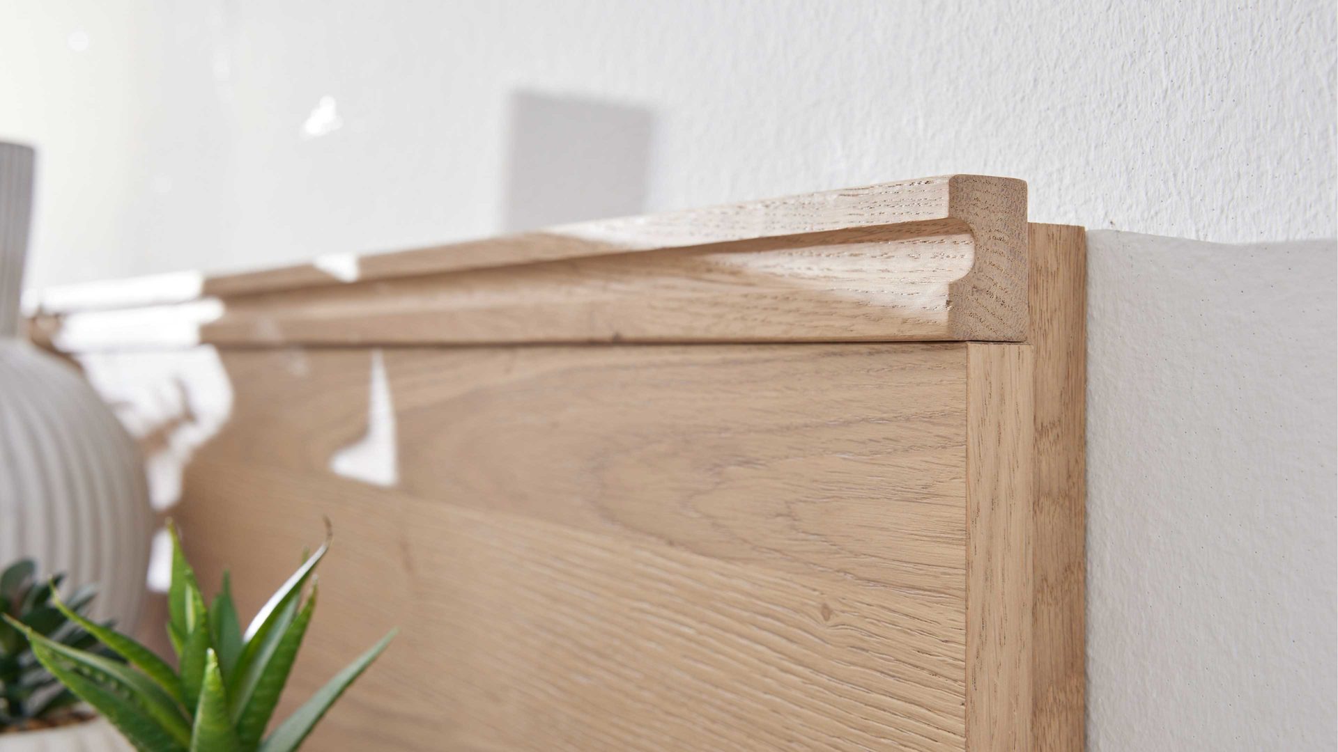 Wohnwand Interliving aus Holz in Holzfarben Interliving Wohnzimmer Serie 2025 - Wohnwand Wildeiche, Anthrazit & Kork - dreiteilig, Breite ca. 265 cm