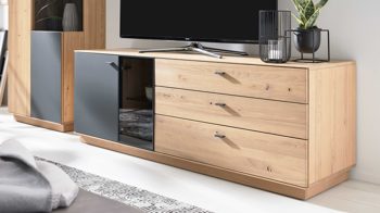 Lowboard Interliving aus Holz in Holzfarben Interliving Wohnzimmer Serie 2025 - Lowboard Wildeiche, Anthrazit & Kork - Breite ca. 175 cm