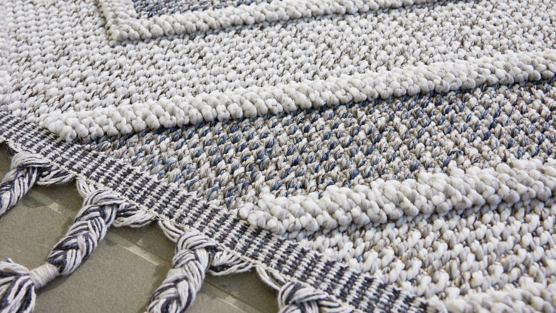 Outdoor-Teppich Interliving aus Kunstfaser in Grau Interliving Teppich Serie G-8010 - Outdoor-Teppich graues Rautenmuster - ca. 160 x 230 cm