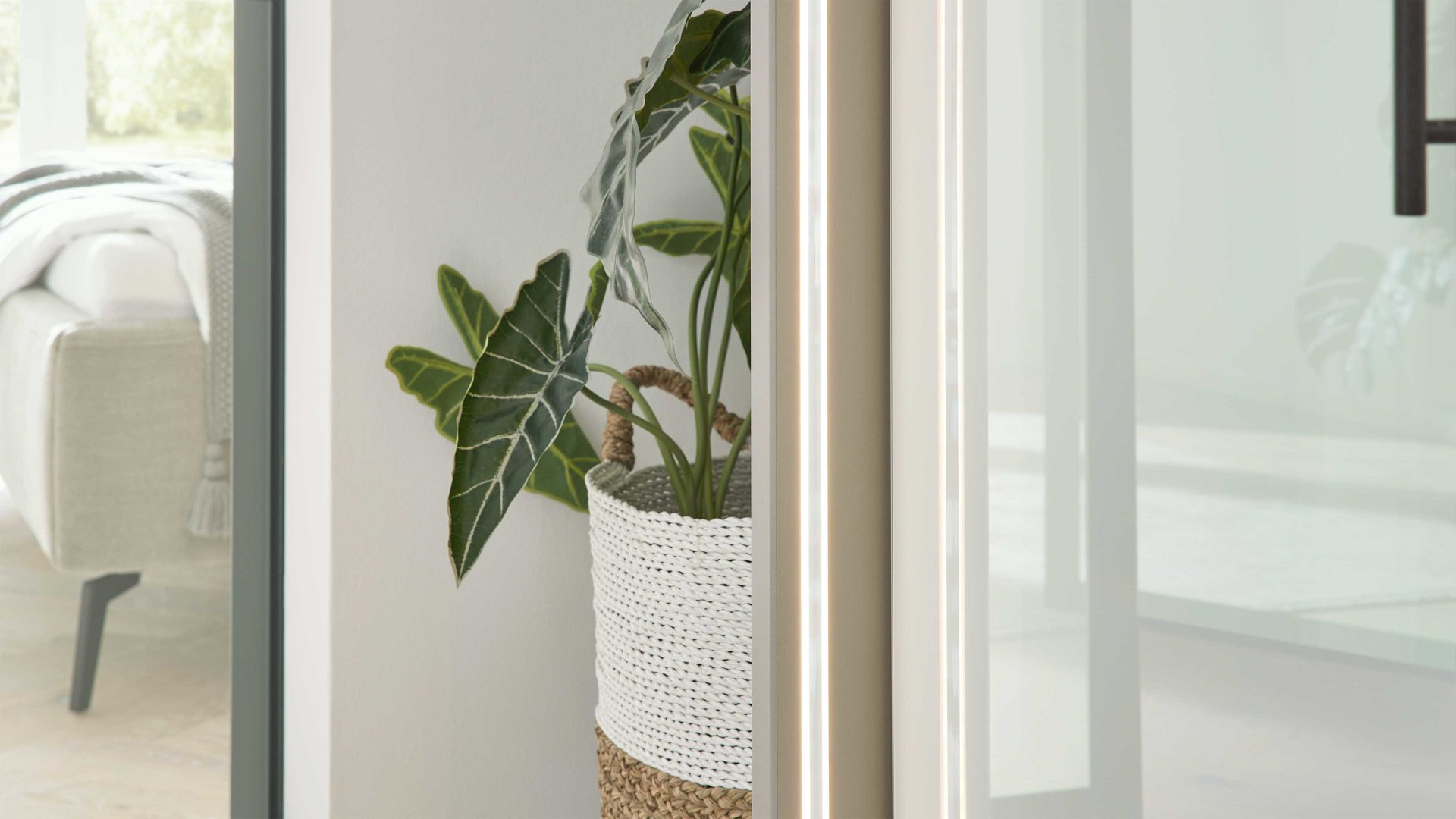 Kleiderschrank Interliving aus Holz in Weiß Interliving Kleiderschrank Serie 1205 – Falttürenschrank Weiß & Kieselgrau – sechs Türen, vier Schubladen, Breite ca. 300 cm