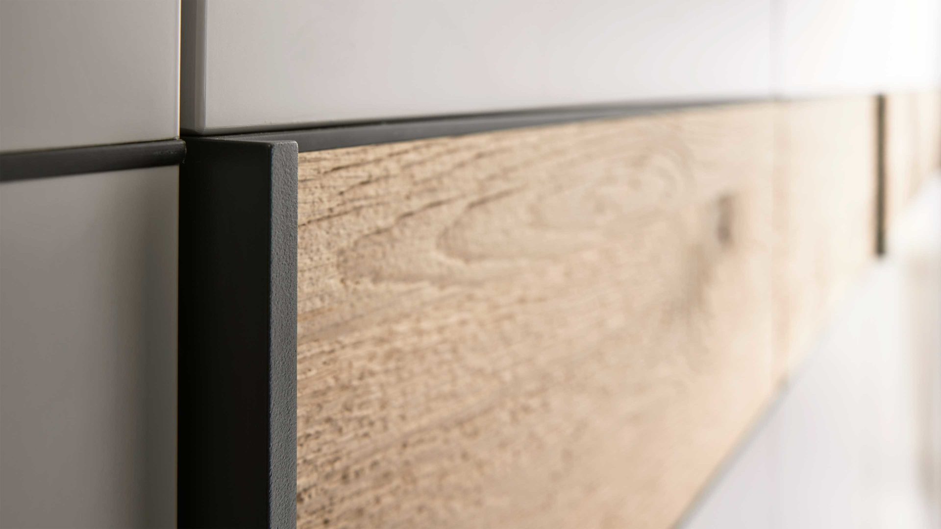 Kleiderschrank Interliving aus Holz in Hellgrau Interliving Kleiderschrank Serie 1207 – Kleiderschrank 975270 Satingrau & Wildeiche - sechs Türen, Breite ca. 269 cm