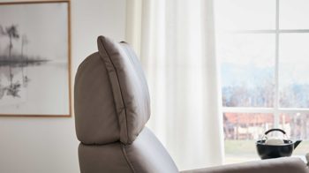 Relaxsessel comfortmaster besser sitzen, liegen, leben aus Leder in Dunkelbraun Comfortmaster 7150 - Relaxsessel 36V44 manuell - schokofarbenes LongLife-Leder LG 18 & anthrazitfarbener Sternfuß