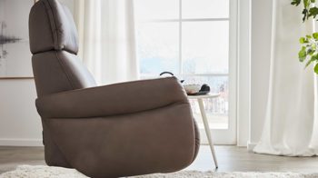 Relaxsessel comfortmaster besser sitzen, liegen, leben aus Leder in Dunkelbraun Comfortmaster 7150 - Relaxsessel 36V44 manuell - schokofarbenes LongLife-Leder LG 18 & anthrazitfarbener Sternfuß