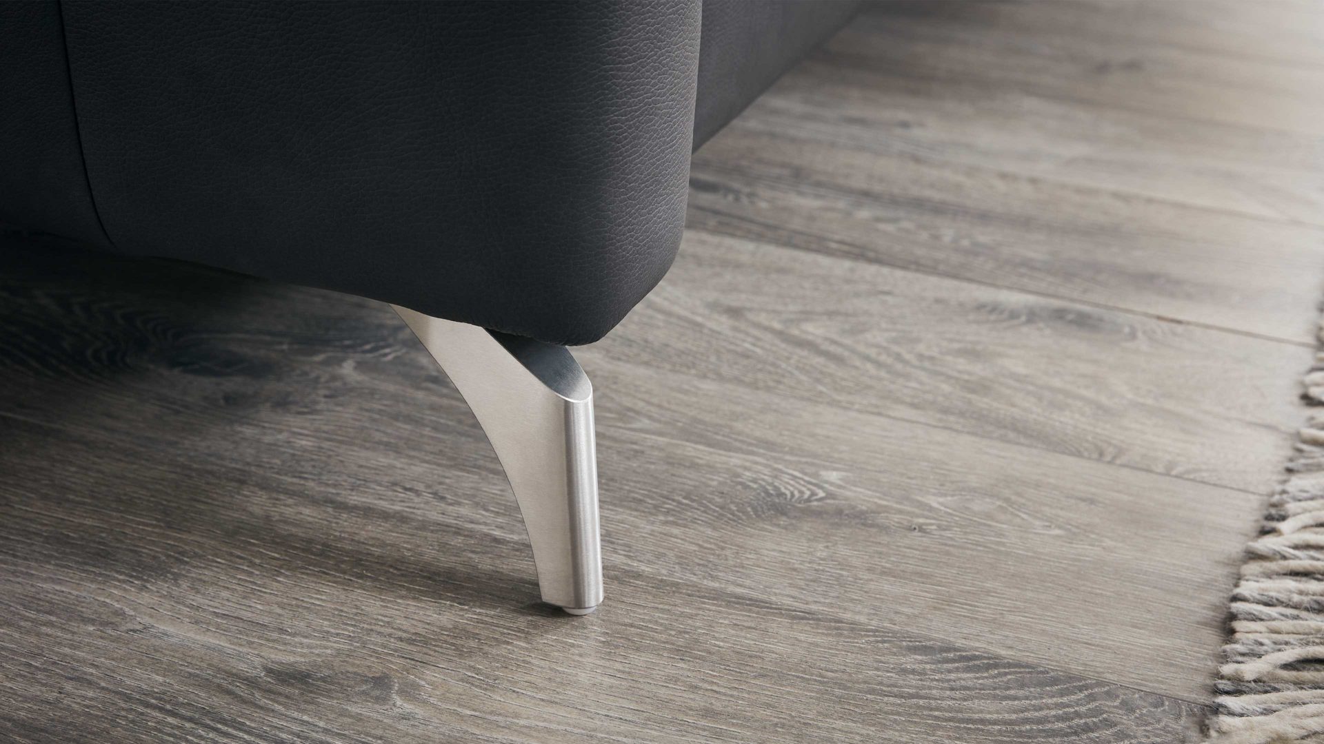 Dreisitzer comfortmaster besser sitzen, liegen, leben aus Leder in Schwarz Comfortmaster 1181 Spektra - Dreisitzer 168 N mit Wall-Free kohlefarbenes LongLife-Leder LG18 – Breite ca. 215 cm