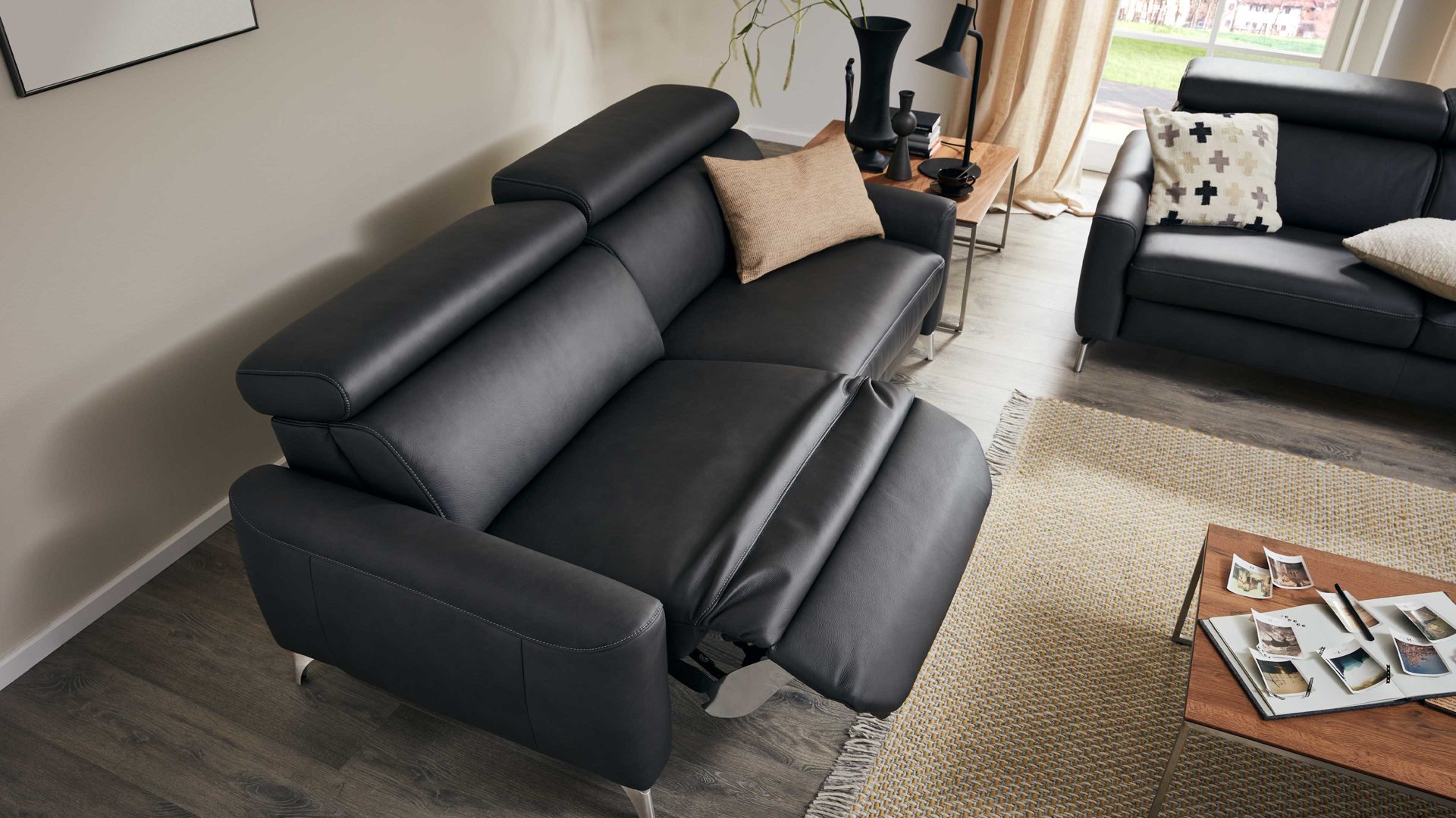 Dreisitzer comfortmaster besser sitzen, liegen, leben aus Leder in Schwarz Comfortmaster 1181 Spektra - Dreisitzer 168 N mit Wall-Free kohlefarbenes LongLife-Leder LG18 – Breite ca. 215 cm