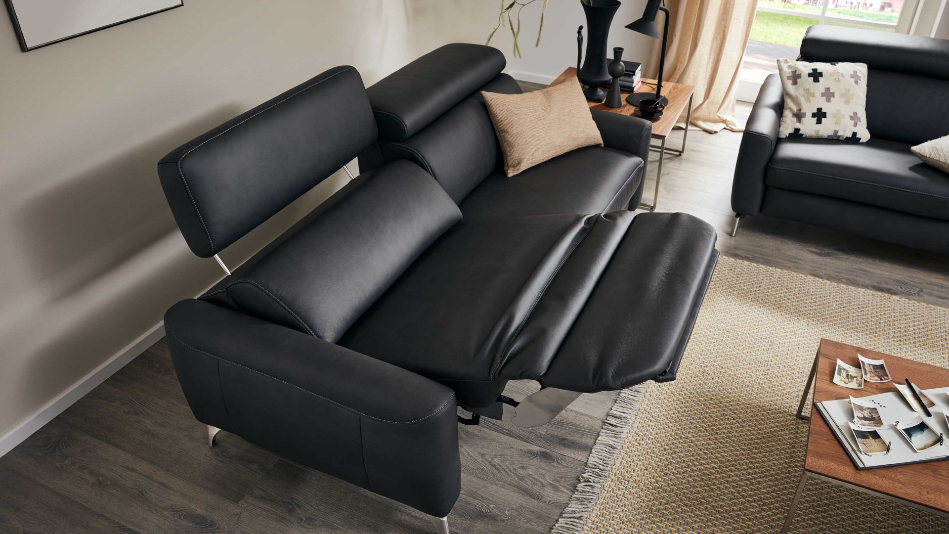 Dreisitzer comfortmaster besser sitzen, liegen, leben aus Leder in Schwarz Comfortmaster 1181 Spektra - Dreisitzer 168 N mit Wall-Free kohlefarbenes LongLife-Leder LG18 – Breite ca. 215 cm