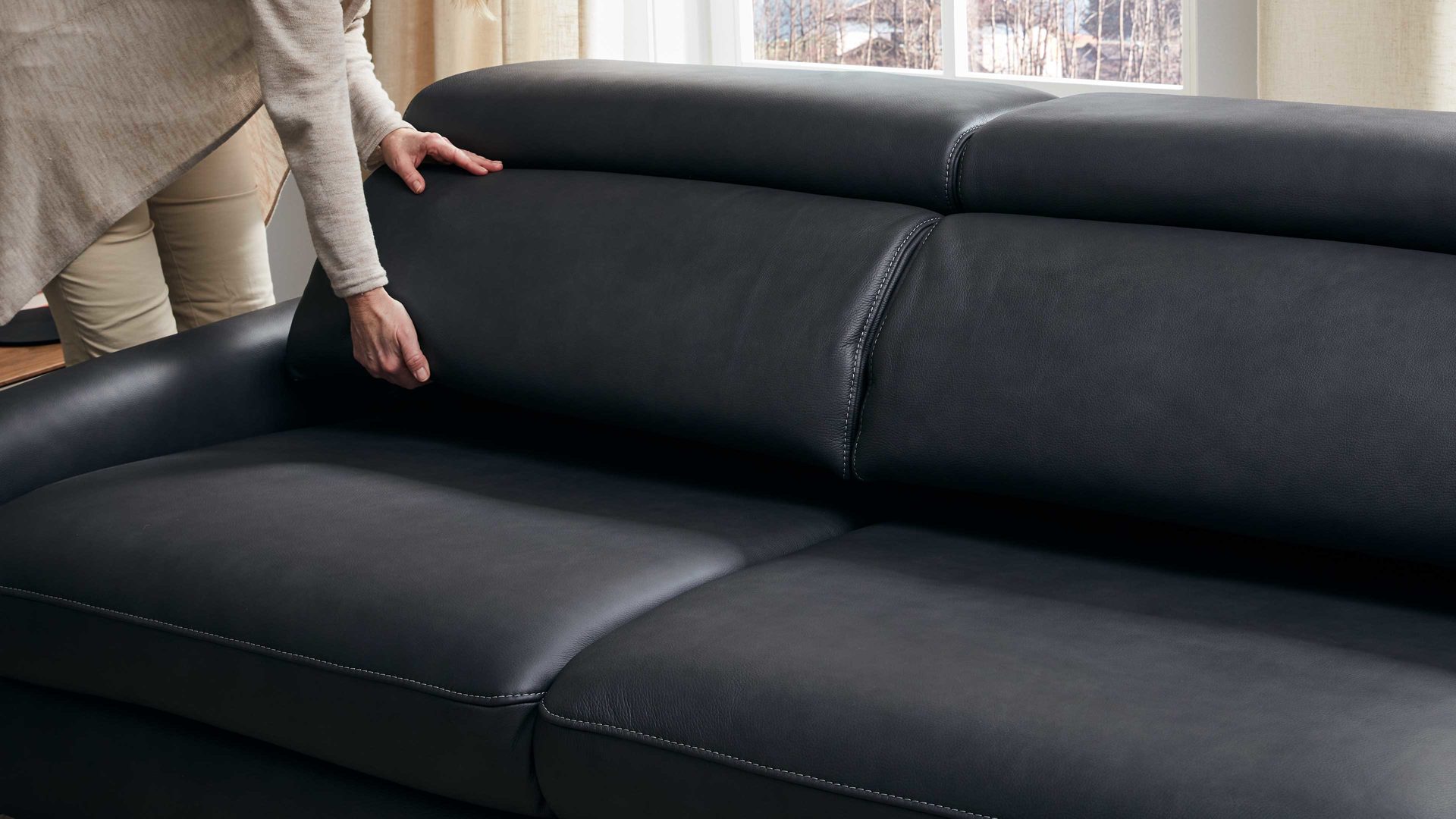 Zweisitzer comfortmaster besser sitzen, liegen, leben aus Leder in Schwarz Comfortmaster 1181 Spektra - Zweisitzer 274 M mit Bettfunktion kohlefarbenes LongLife-Leder LG18 – Breite ca. 175 cm