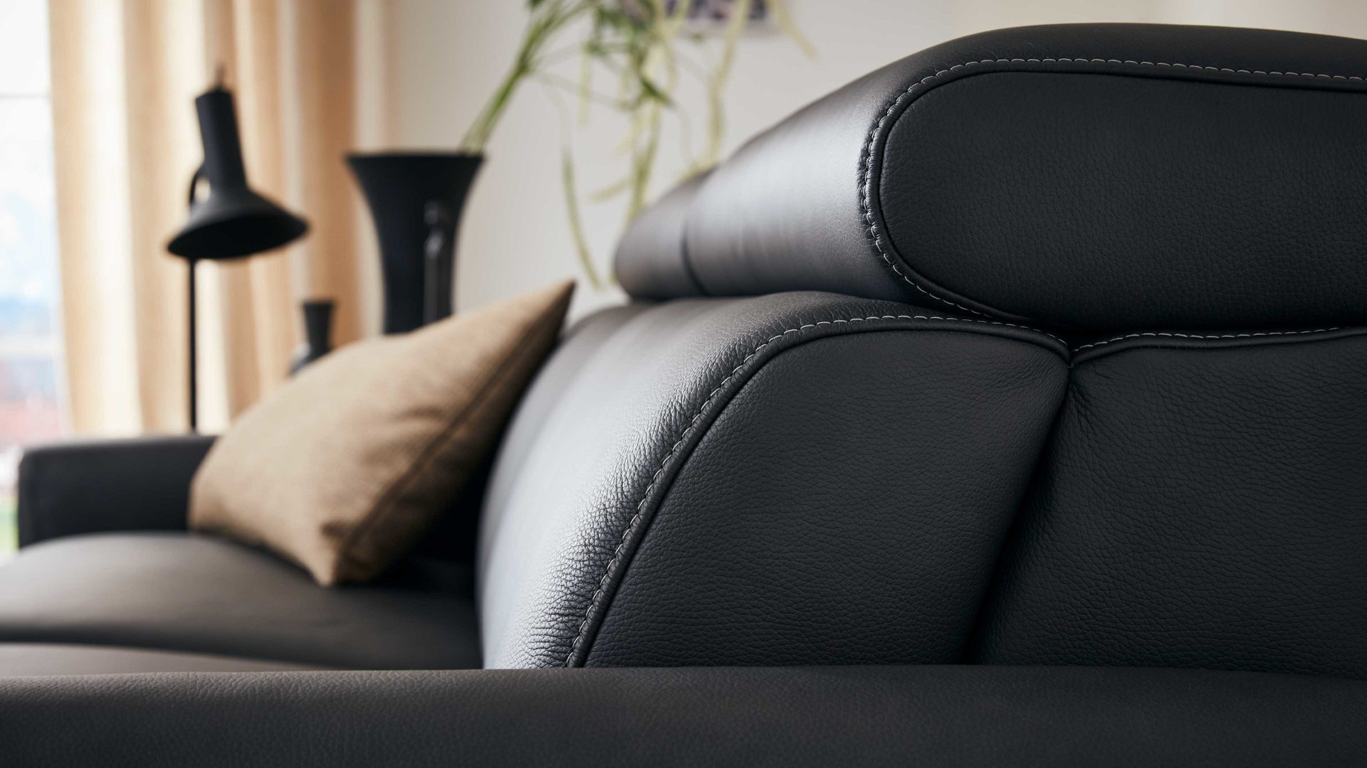 Zweisitzer comfortmaster besser sitzen, liegen, leben aus Leder in Schwarz Comfortmaster 1181 Spektra - Zweisitzer 274 M mit Bettfunktion kohlefarbenes LongLife-Leder LG18 – Breite ca. 175 cm