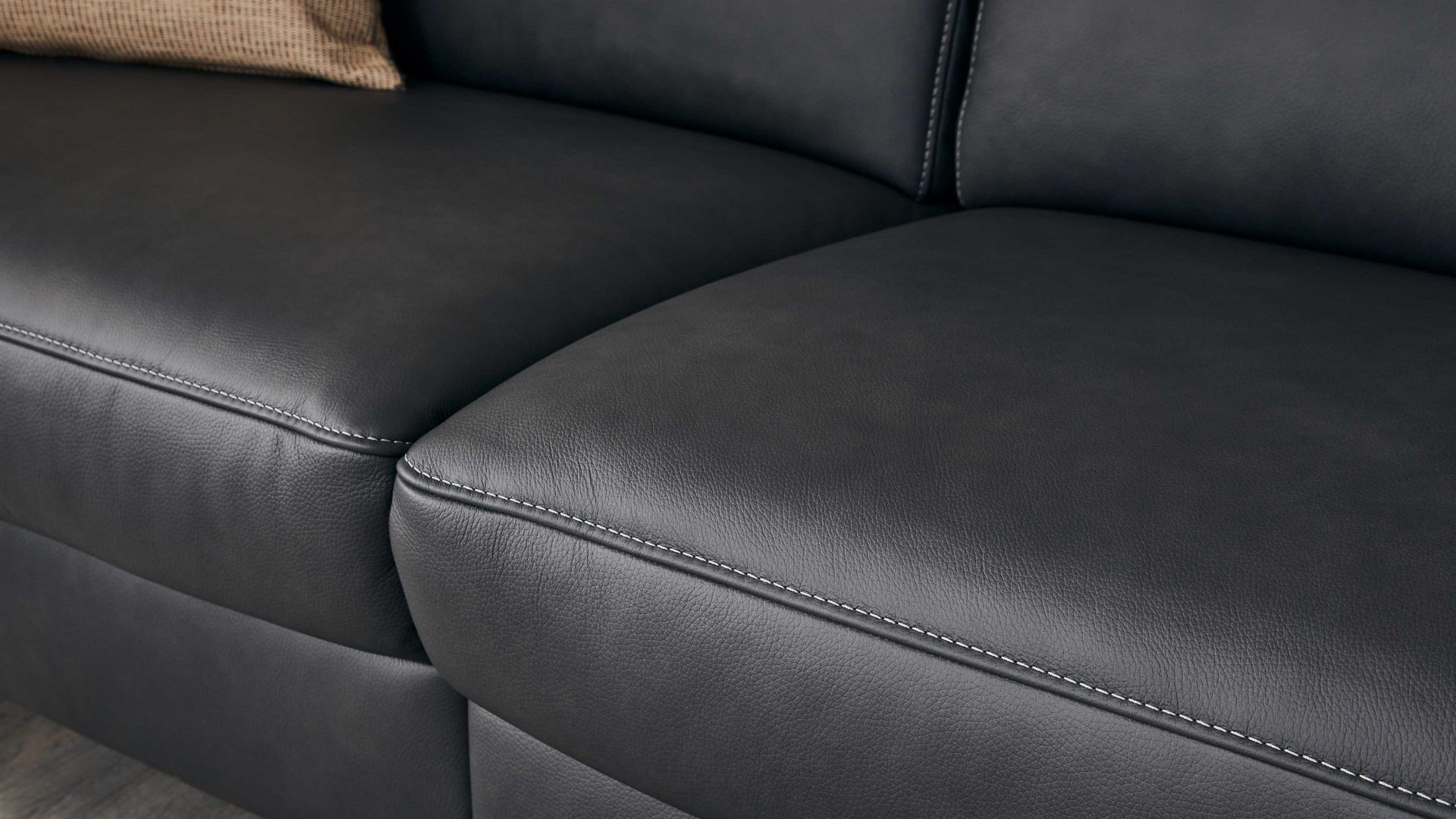 Zweisitzer comfortmaster besser sitzen, liegen, leben aus Leder in Schwarz Comfortmaster 1181 Spektra - Zweisitzer 364 M kohlefarbenes LongLife-Leder LG18 – Breite ca. 175 cm