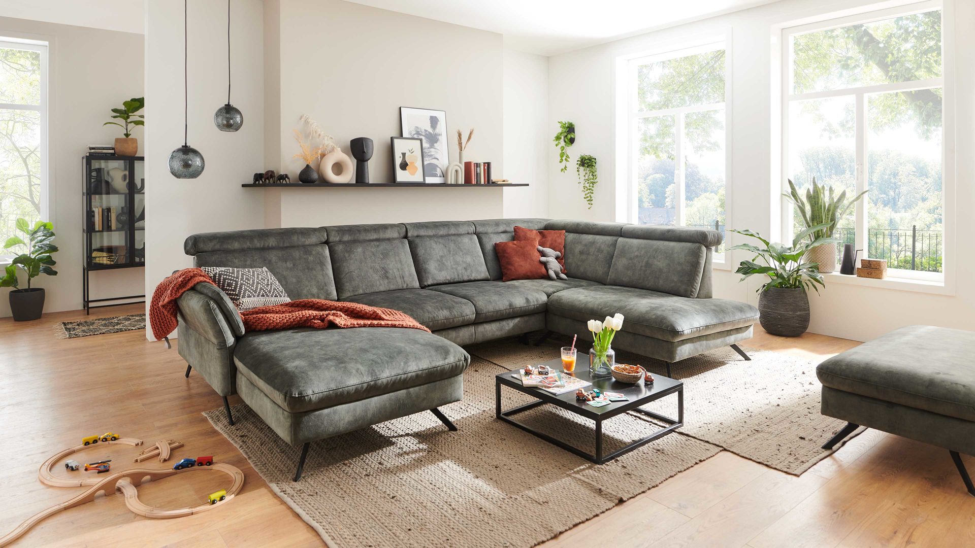 Ecksofa modulmaster aus Stoff in Dunkelgrün Modulmaster MM-ZE1162 - Wohnlandschaft mit Federkern moosfarbener Velours Amira & schwarze Metallfüße - Stellfläche ca. 346 x 227 cm