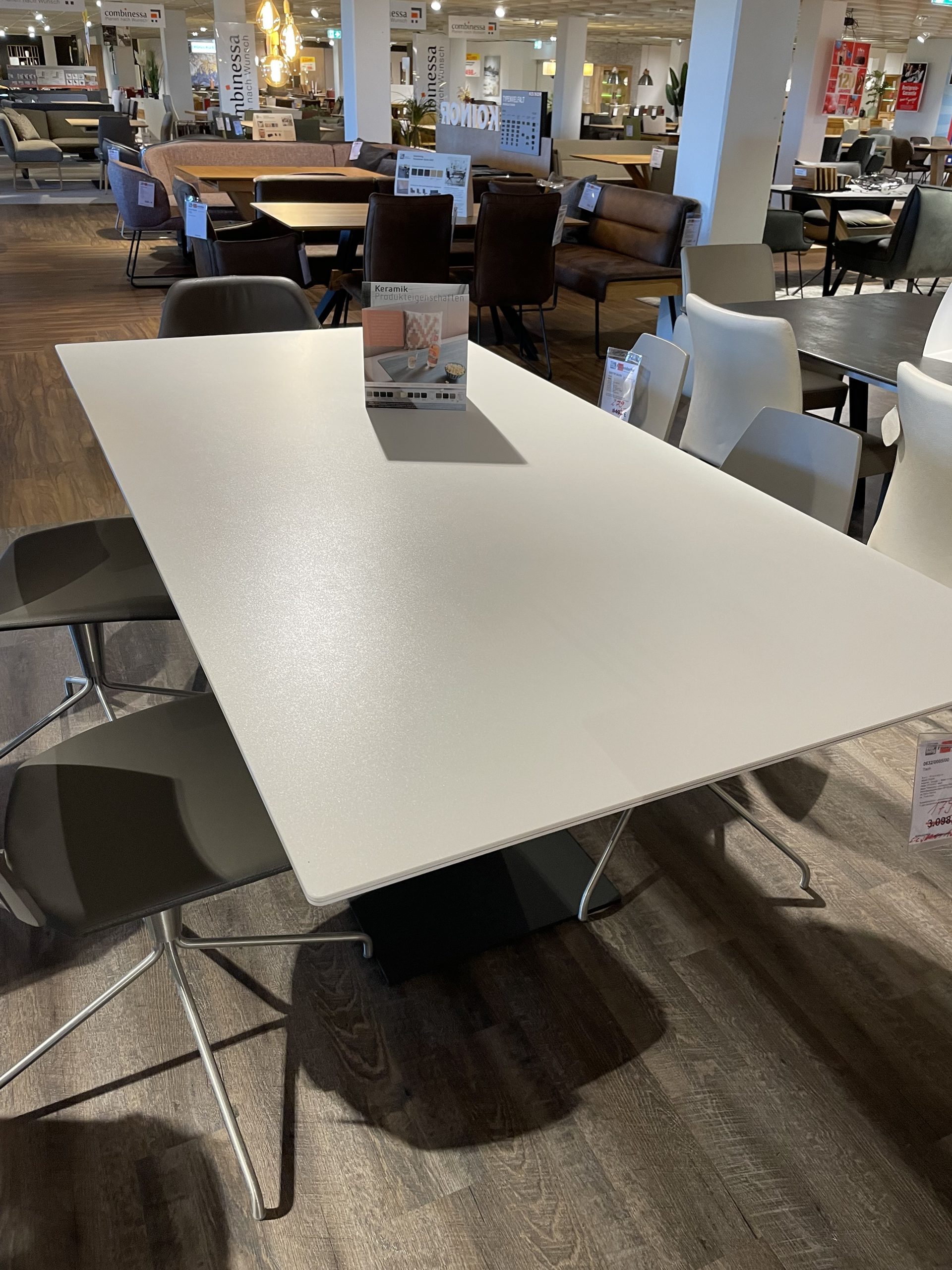 Basisprodukt  Tisch B e r t    P l a n t a g i e