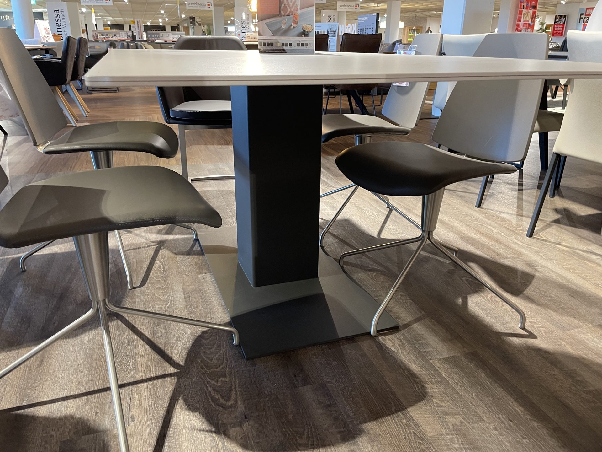 Basisprodukt  Tisch B e r t    P l a n t a g i e