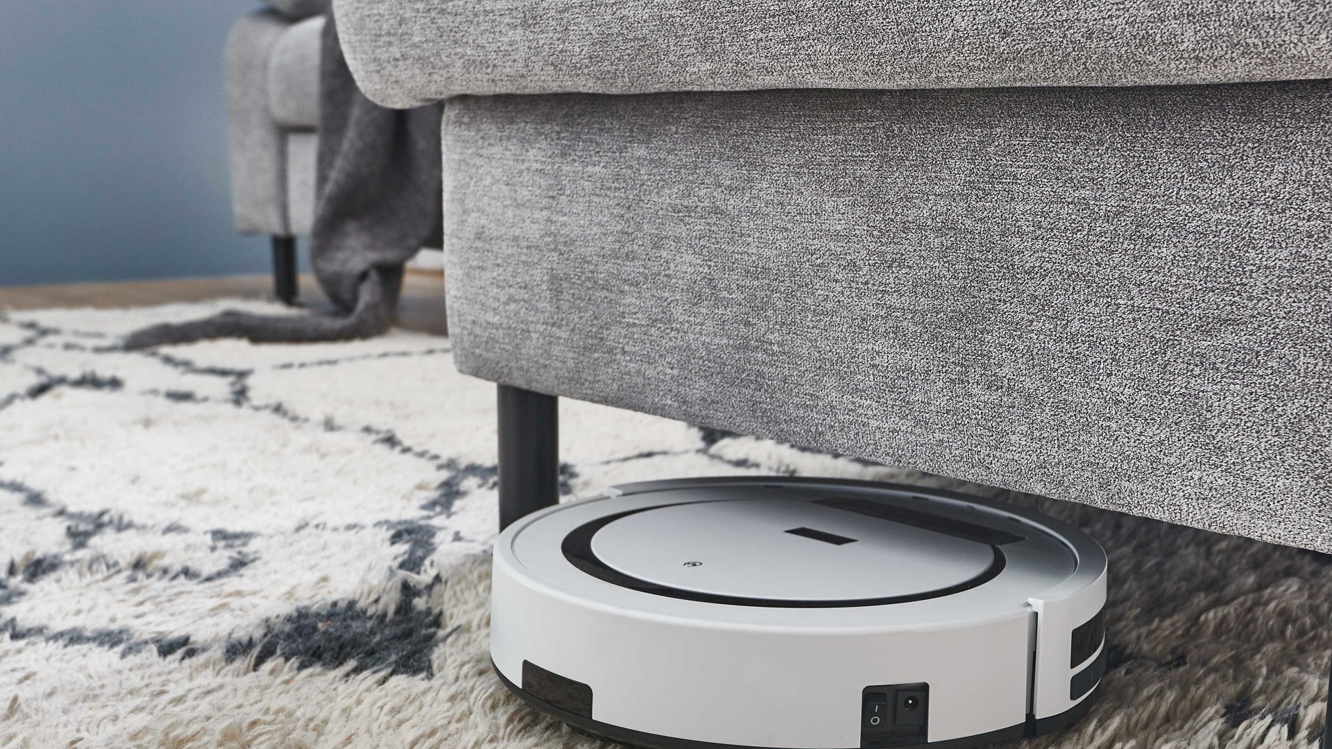 Polsterhocker modulmaster aus Stoff in Grau Modulmaster MM-ZE1129 - XXL Polsterhocker alufarbene Chenille Charly & schwarze Metallfüße - ca. 132 x 68 cm