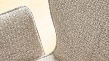 Vierfußstuhl Interliving aus Stoff in Beige Interliving Esszimmer Serie 5115 - Armlehnstuhl mit meliertem Bezug beiger Webstoff Shout 05 & anthrazitfarbenes Metall