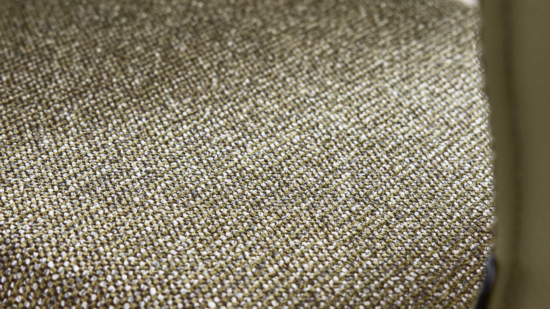 Vierfußstuhl Interliving aus Stoff in Grün Interliving Esszimmer Serie 5115 - Vierfußstuhl Aiko Four A12 jadefarbenes Leder LD7830 & moosfarbener Bezug Sneak 59, umbraugraues Metall