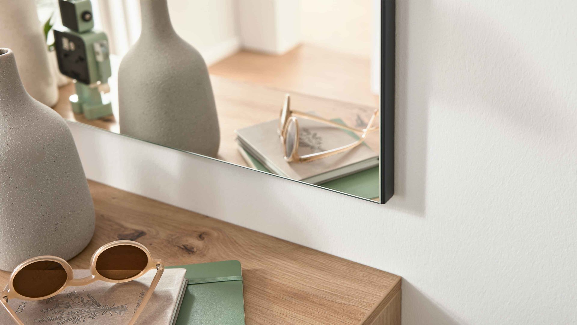 Wandspiegel Interliving aus Spiegel in Transparent Interliving Garderobe Serie 6012 - Spiegel anthrazitfarbener Mattlack - ca. 80 x 82 cm