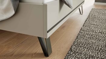 Bettgestell Interliving aus Holz in Weiß Interliving Schlafzimmer Serie 1032 – Bettgestell Kieselgrau & Havanna - Liegefläche ca. 180 x 200 cm