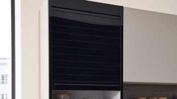 Einbauküche Interliving aus Holz in Beige Interliving Küche Serie 3106 mit Miele-Einbaugeräten Lava & Nussbaum Kuba - zweizeilig