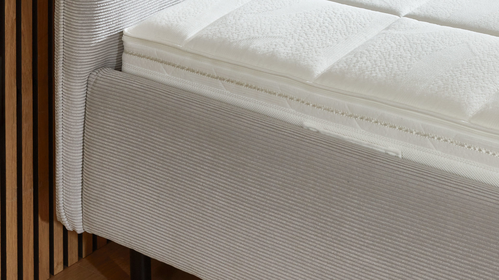 Polsterbett comfortmaster besser sitzen, liegen, leben aus Stoff in Hellgrau Comfortmaster Polsterbett Serie OC-PB23104 silberfarbener Feincord – Liegefläche ca. 180 x 200 cm