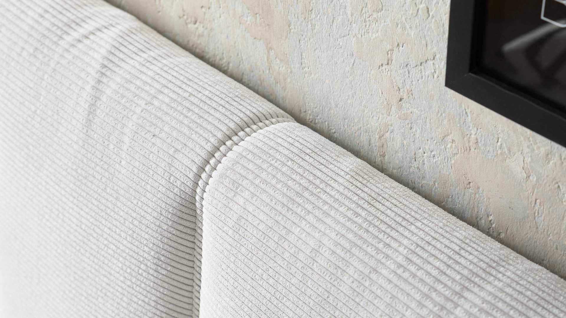 Boxspringbett Interliving aus Stoff in Hellgrau Interliving Boxspringbett Serie 1418 - Boxspringbett mit feinem Cordbezug silberfarbener Feincord – Liegefläche ca. 180 x 200 cm