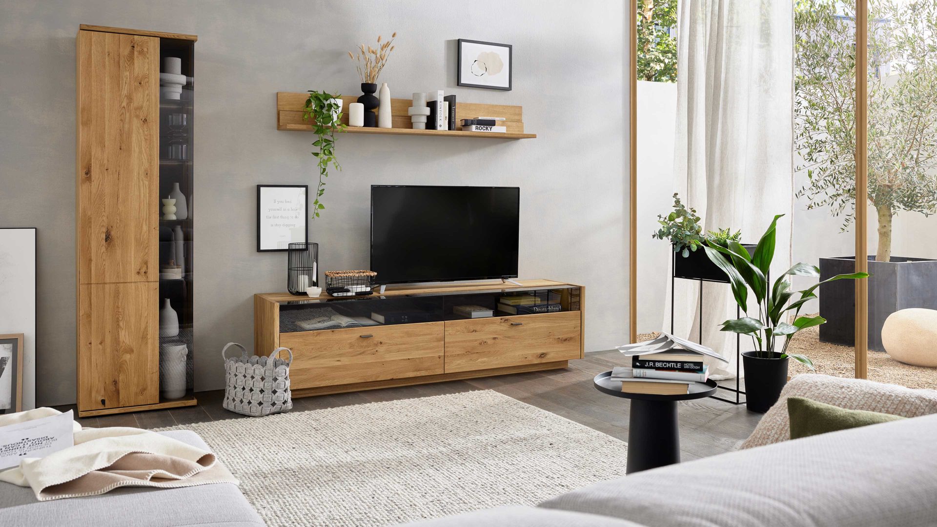 Wohnwand Interliving aus Holz in Holzfarben Interliving Wohnzimmer Serie 2027 - Wohnwand Asteiche - dreiteilig, Breite ca. 286 cm