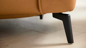 Dreisitzer Interliving aus Leder in Hellbraun Interliving Sofa Serie 4061 - Dreisitzer 3KV parkettfarbenes Leder Torro & schwarze Metallfüße - Länge ca. 218 cm