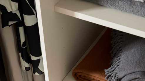 Kleiderschrank Interliving aus Holz in Schwarz Interliving Kleiderschrank Serie 1208 - Schwebetürenschrank 98436 Schwarzglas & Atlantic Eiche - zwei Türen, Breite ca. 298 cm