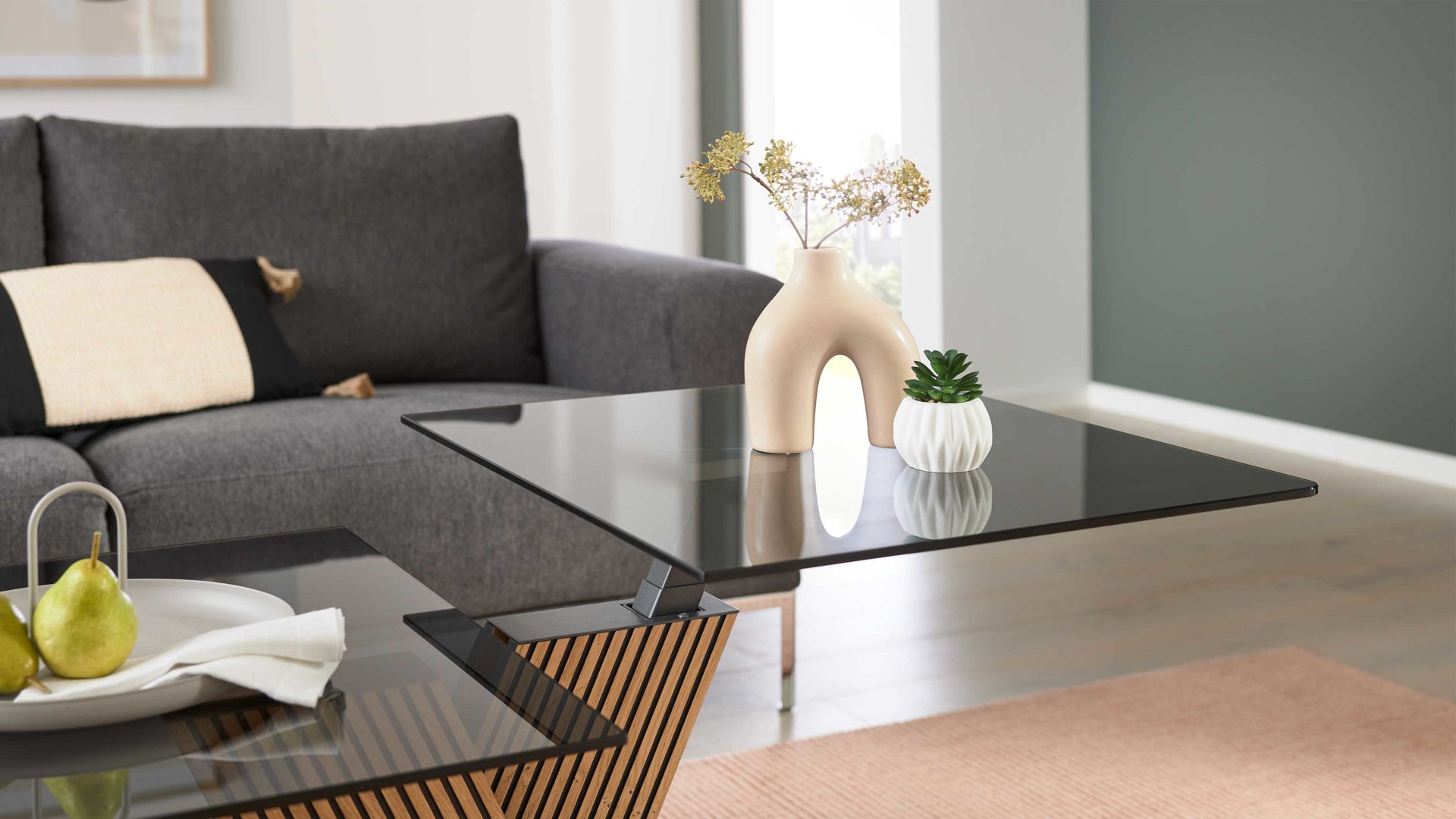 Couchtisch Interliving aus Glas in Dunkelgrau Interliving Couchtisch Serie 6226 - Couchtisch graues Parsolglas & Wildeiche - ca. 110 x 65 cm