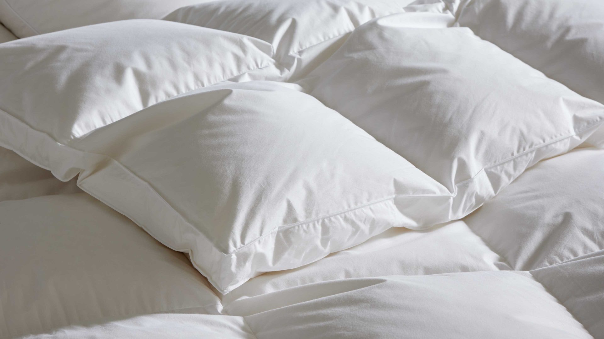 Daunendecke Interliving aus Stoff in Weiß Interliving Bettdecke Serie 9204 - Daunendecke als Winterbett warm, ca. 840 g Daunen - ca. 135 x 200 cm