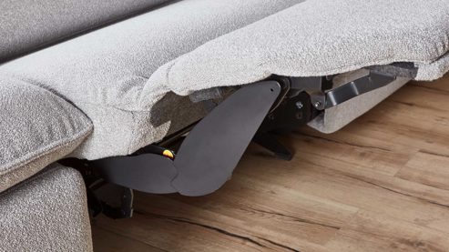 Ecksofa comfortmaster besser sitzen, liegen, leben aus Stoff in Hellgrau Comfortmaster Spektra 1488 - Relax-Wohnlandschaft mit vielen Funktionen hellgraues Flachgewebe Loop 02 jet – Stellfläche ca. 344 x 182 cm