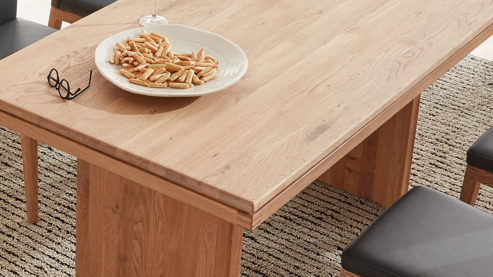 Auszugtisch Decker aus Holz in Holzfarben DECKER Massivholztisch bzw. Ausziehtisch  Volterra Plus biancofarbene Wildeiche – ca. 180-240 x 90 cm