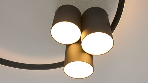 Deckenleuchte Interliving aus Holz in Schwarz Interliving Leuchten Serie 9348 - Deckenlampe schwarzes Metall - Durchmesser ca. 60 cm