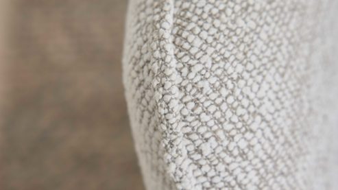 Polsterstuhl Interliving aus Stoff in Weiß Interliving Esszimmer Serie 5102 – Armlehnstuhl Eiche bianco & leinenfarbener Jacquard Lodge L07