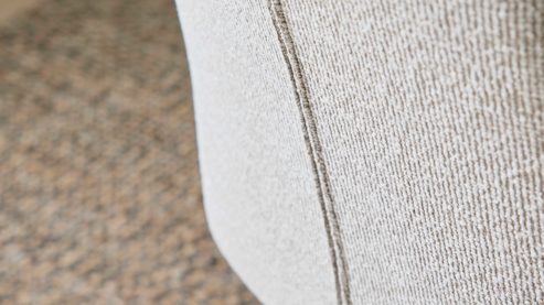 Polsterstuhl Interliving aus Stoff in Weiß Interliving Esszimmer Serie 5102 – Armlehnstuhl V322 leinenfarbener Jacquard Lodge L07 & schwarzes Eisen