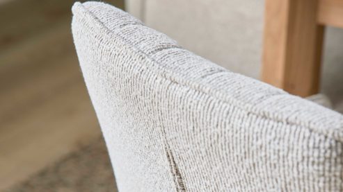 Polsterstuhl Interliving aus Stoff in Weiß Interliving Esszimmer Serie 5102 – Armlehnstuhl U512 mit Drehfunktion Eiche bianco & leinenfarbener Jacquard Lodge L07