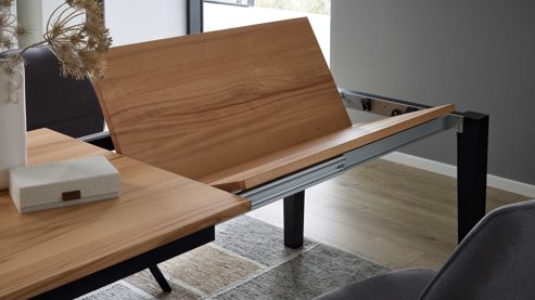 Auszugtisch Interliving aus Holz in Schwarz Interliving Esszimmer Serie 5102 – Auszugtisch V933 Kernbuche & Mattschwarz - ca. 140 - 240 x 90 cm