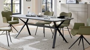 Esstisch Interliving aus Kunstharz in Dunkelgrau Interliving Esszimmer Serie 5115 - Esstisch mit robuster Tischplatte DEKTON® Grafitte Industrial & anthrazitfarbenes Metall - ca. 200 x 100 cm