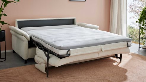 Schlafsofa Interliving aus Stoff in Weiß Interliving Schlafsofa Serie 4700 - Schlafsofa naturweißes Flachgewebe Cyber & schwarze Aluminiumfüße - Breite ca. 208 cm